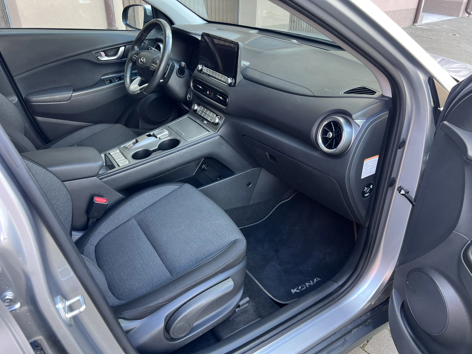 Hyundai Kona FACELIFT, SOH100%, Термопомпа, Гаранция - изображение 9