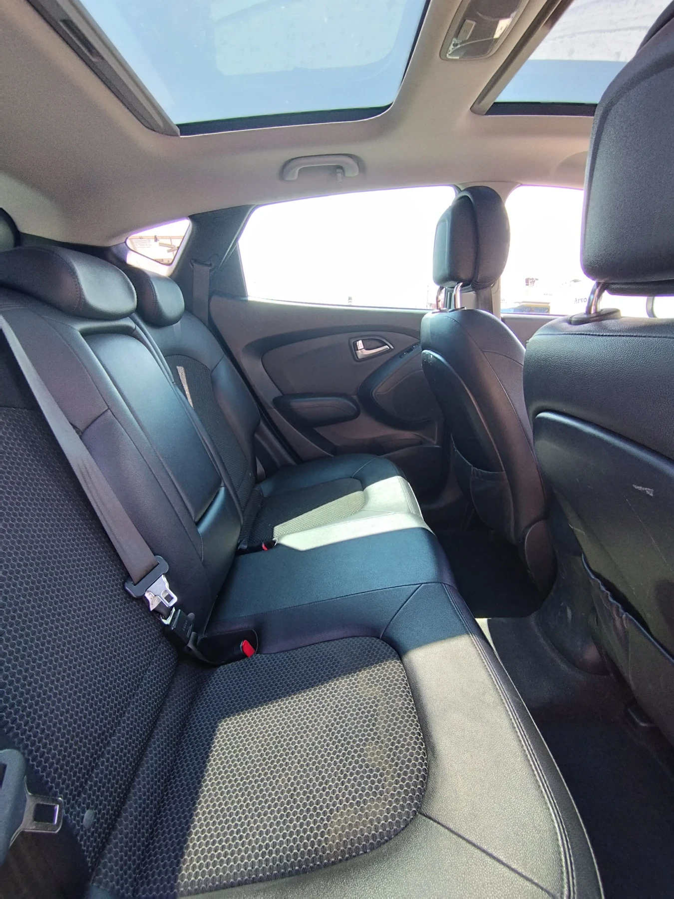 Hyundai IX35 2.0 DOCH, снимка 7 - Автомобили и джипове - 54173635