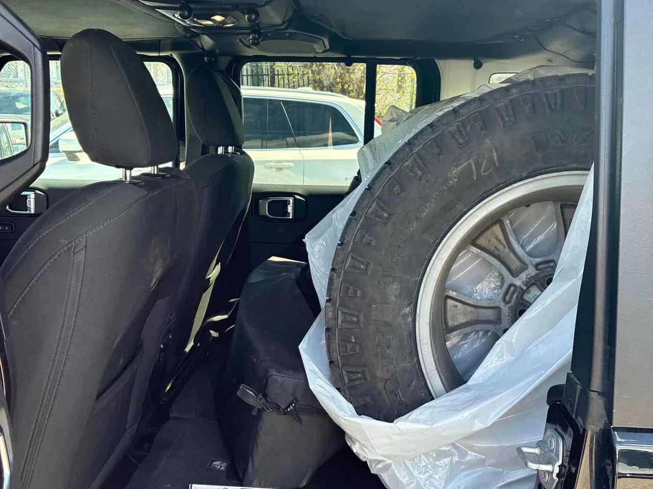 Jeep Wrangler Unlimited Sahara| A��������� ��� ������������ ���� | Mobile.bg � ����������� 12