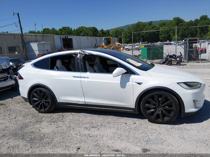 Tesla Model X  75D AWD, снимка 13 - Автомобили и джипове - 54557980