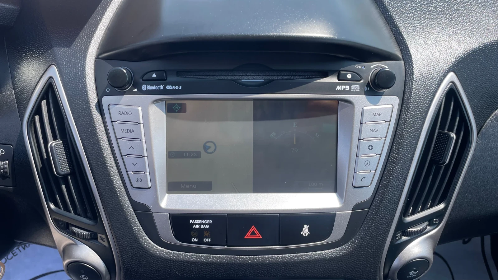 Hyundai IX35 4х4, 2.0 DCI/183к.с. АВТОМАТ/НАВИГАЦИЯ , снимка 17 - Автомобили и джипове - 54649655