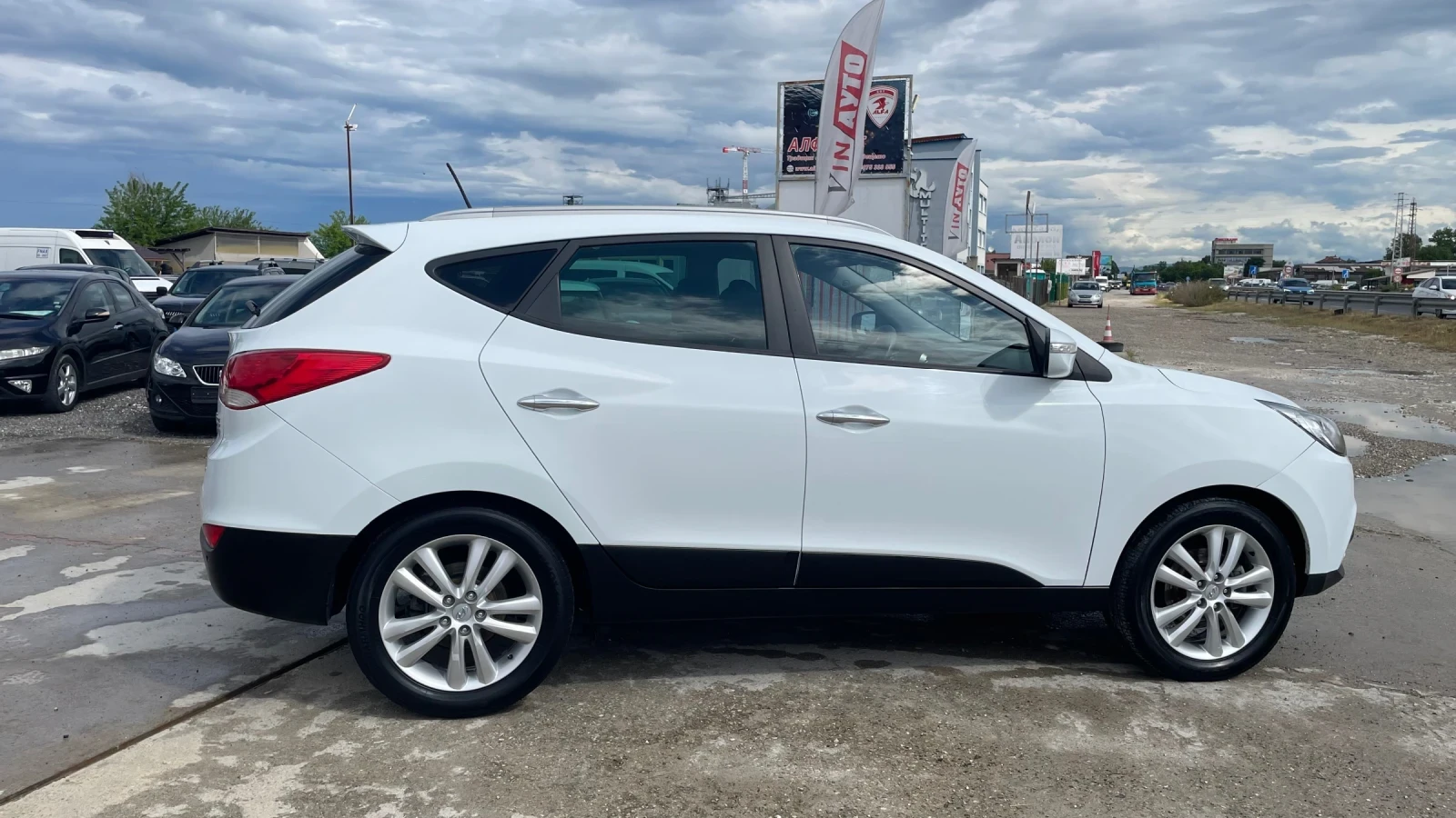 Hyundai IX35 4х4, 2.0 DCI/183к.с. АВТОМАТ/НАВИГАЦИЯ , снимка 4 - Автомобили и джипове - 54649655