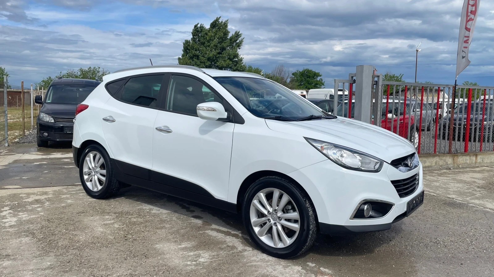Hyundai IX35 4х4, 2.0 DCI/183к.с. АВТОМАТ/НАВИГАЦИЯ , снимка 3 - Автомобили и джипове - 54649655