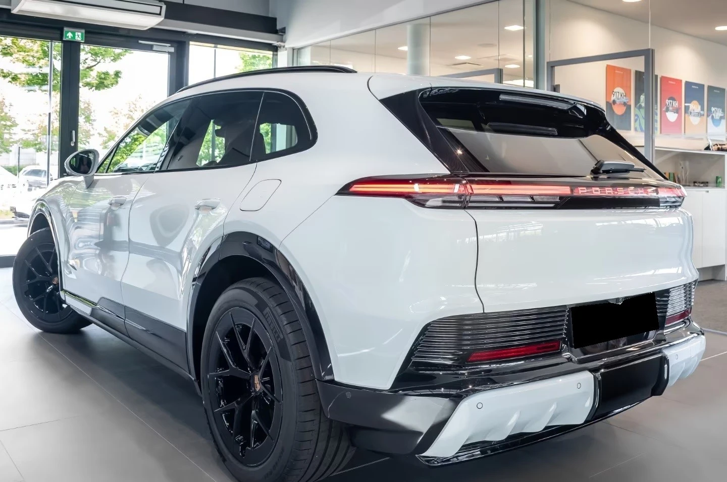 Porsche Cayenne ELECTRIC / HEAD UP / PANO / BOSE / 360 / , снимка 4 - Автомобили и джипове - 54911134