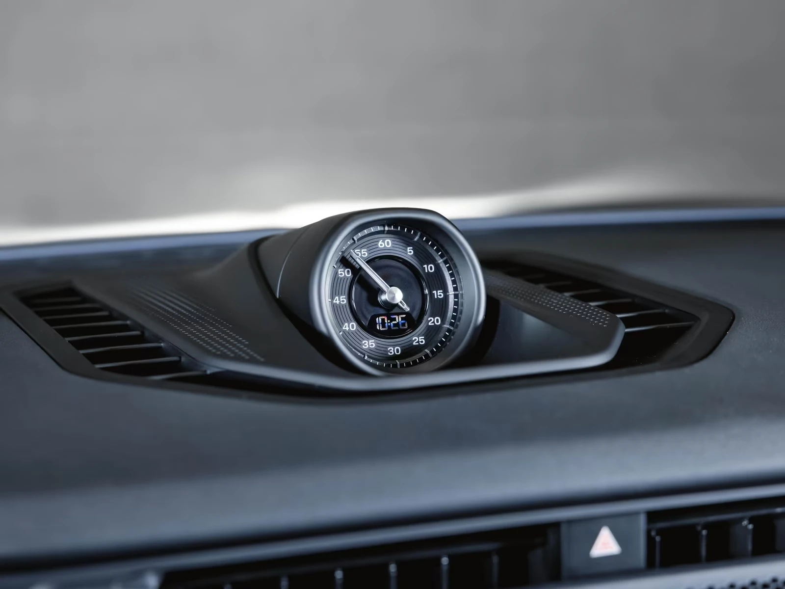 Porsche Cayenne ELECTRIC * NEW 2026* SPORT DESIGN BOSE PANORAMA , снимка 11 - Автомобили и джипове - 54918265