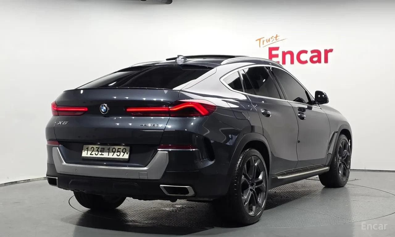BMW X6 G06 xDrive30d xLine First Edition | Кожа | Пано, снимка 2 - Автомобили и джипове - 54996551