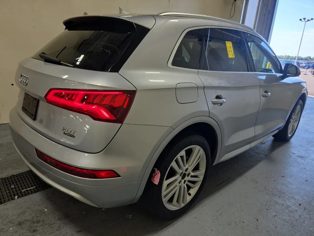 Audi Q5 Prestige * Distronic, снимка 5 - Автомобили и джипове - 55556007
