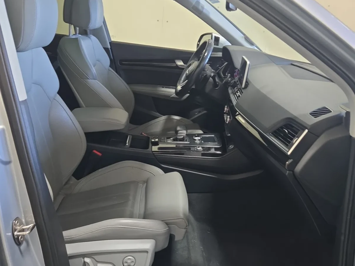 Audi Q5 Prestige * Distronic, снимка 9 - Автомобили и джипове - 55556007