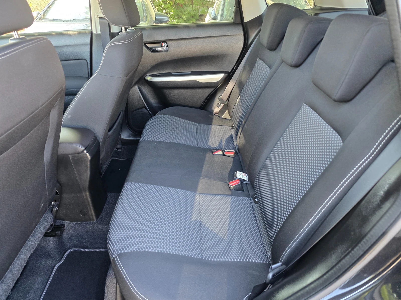 Suzuki Vitara ТОП/1.6D/EU6/Kamera/Navi, снимка 15 - Автомобили и джипове - 55769678