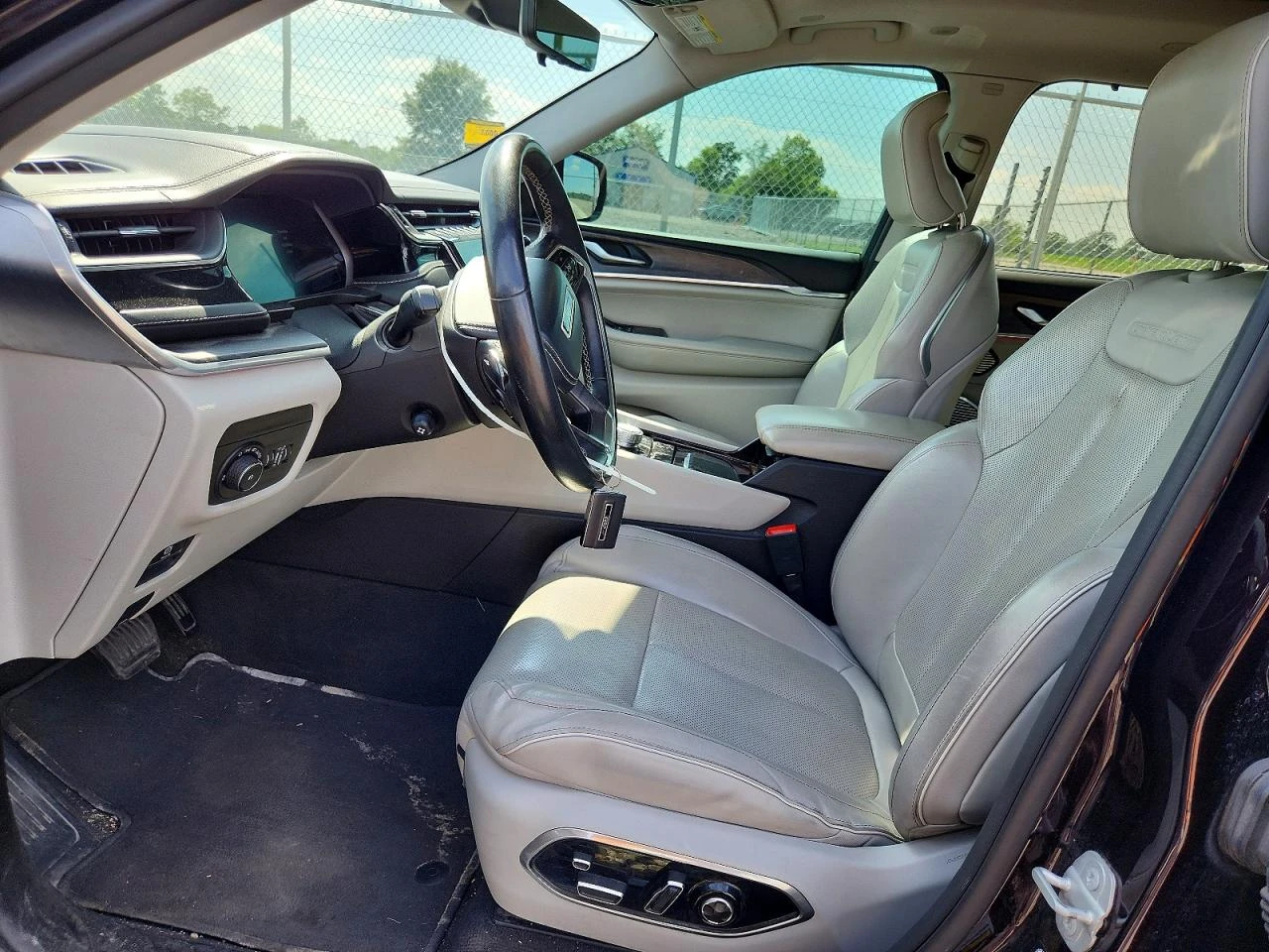 Jeep Grand cherokee 3.6l L Overland, снимка 7 - Автомобили и джипове - 55877657