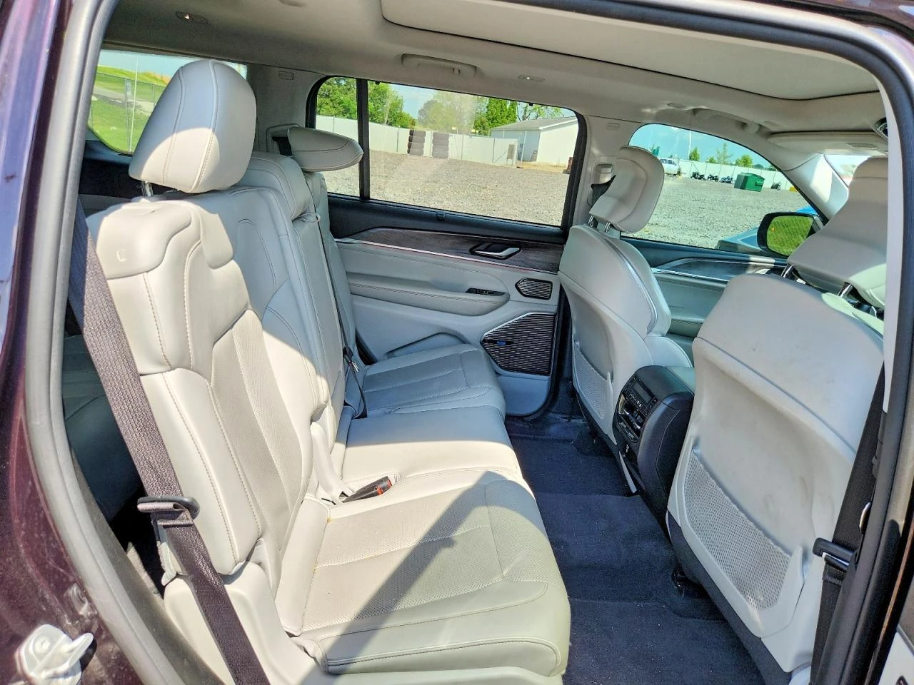 Jeep Grand cherokee 3.6l L Overland, снимка 11 - Автомобили и джипове - 55877657