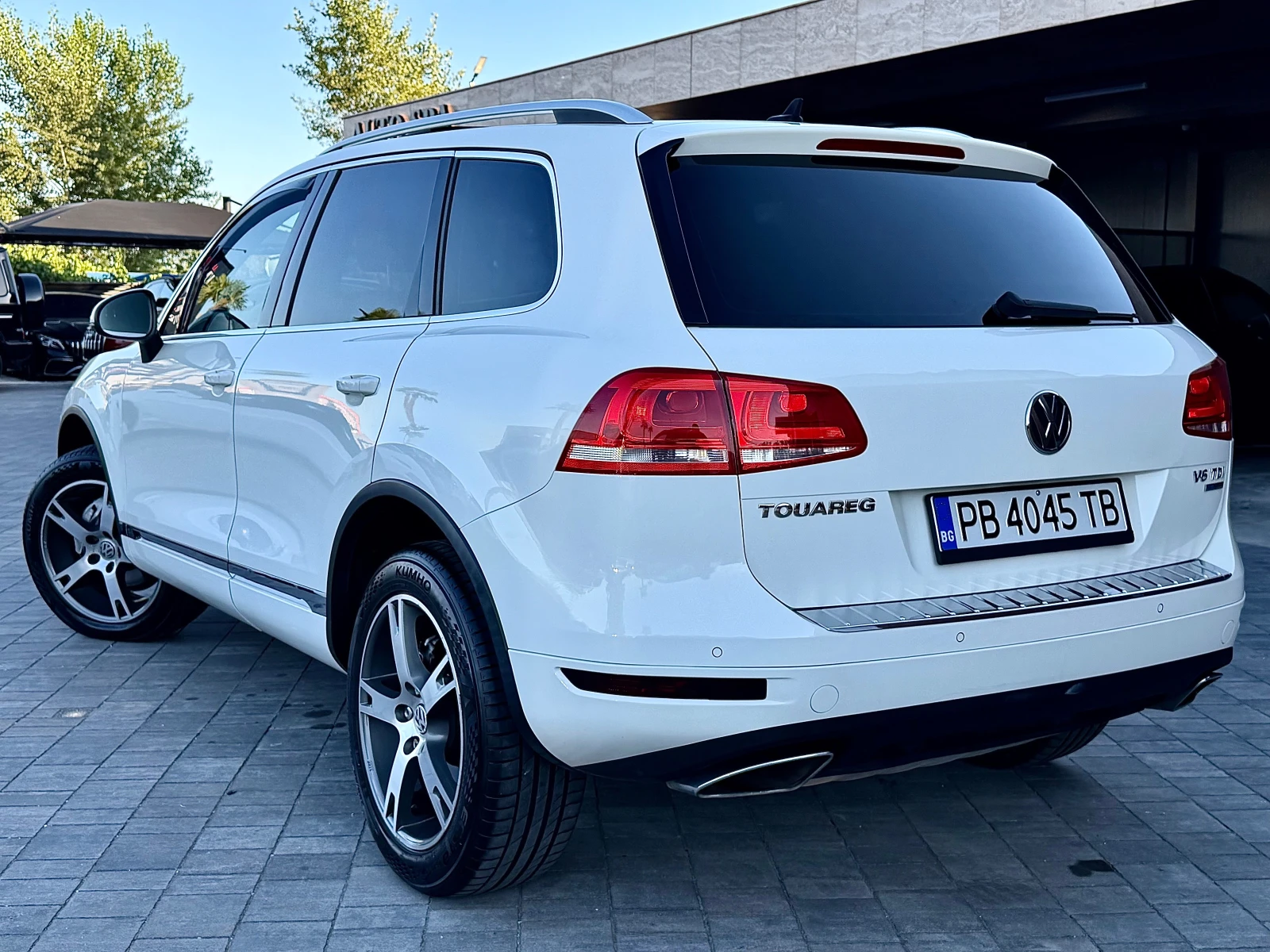 VW Touareg 3.0TDI #PANORAMA#DUNAUDIO#LED#MEMORY#PODGREV#, снимка 4 - Автомобили и джипове - 55983130