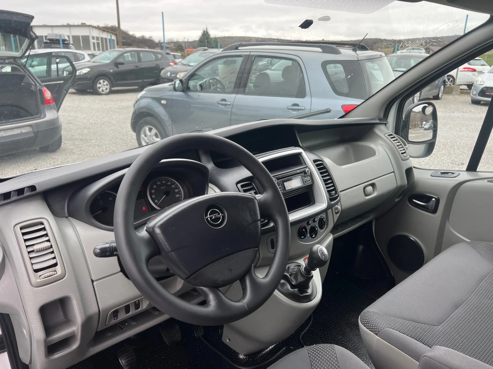 Opel Vivaro 2.0cdti 115k.c - изображение 7