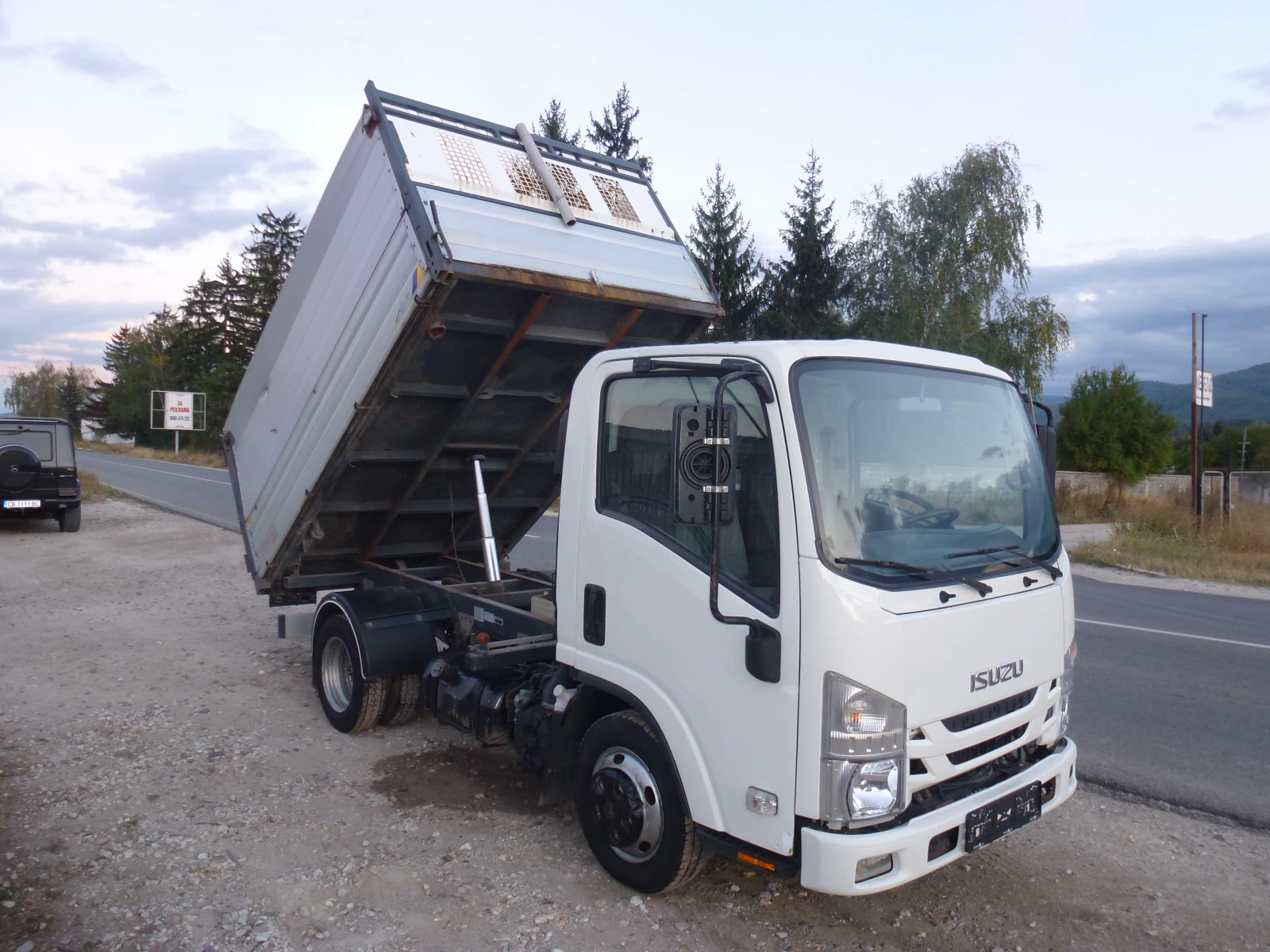Isuzu Midi L35 3.5т САМОСВАЛ, снимка 2 - Бусове и автобуси - 56213107