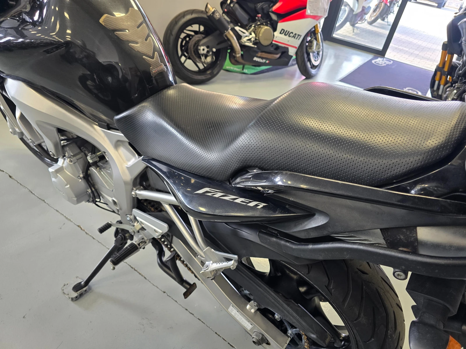 Yamaha Fazer 600ie, 98к.с., 2007г., снимка 12 - Мотоциклети и мототехника - 53951069