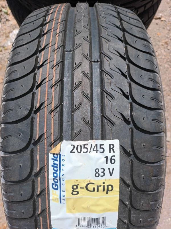 Гуми Летни 205/45R16, снимка 1 - Гуми и джанти - 40098103