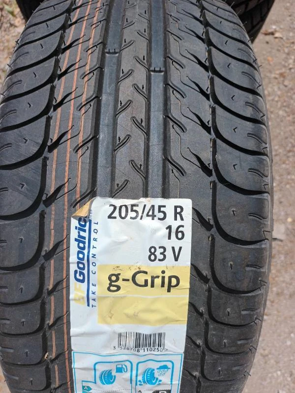 Гуми Летни 205/45R16, снимка 2 - Гуми и джанти - 40098103