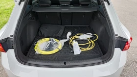 Seat Leon FR 204 к.с., Plug-in Hybrid, LED, Pano, * 98500 км - 49720 лв. - 24616801 10