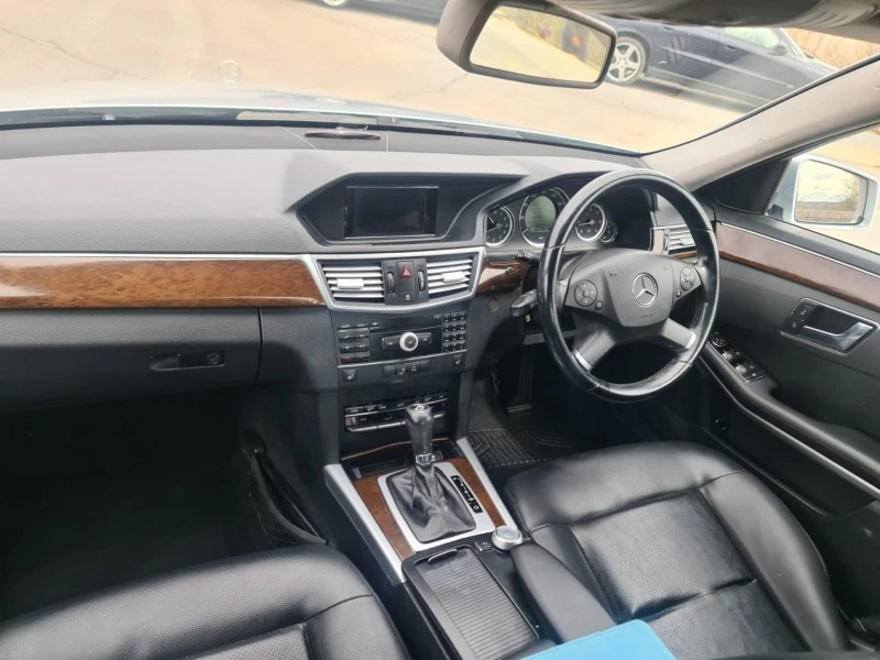 Mercedes-Benz E 250 CDI, снимка 8 - Автомобили и джипове - 47704739