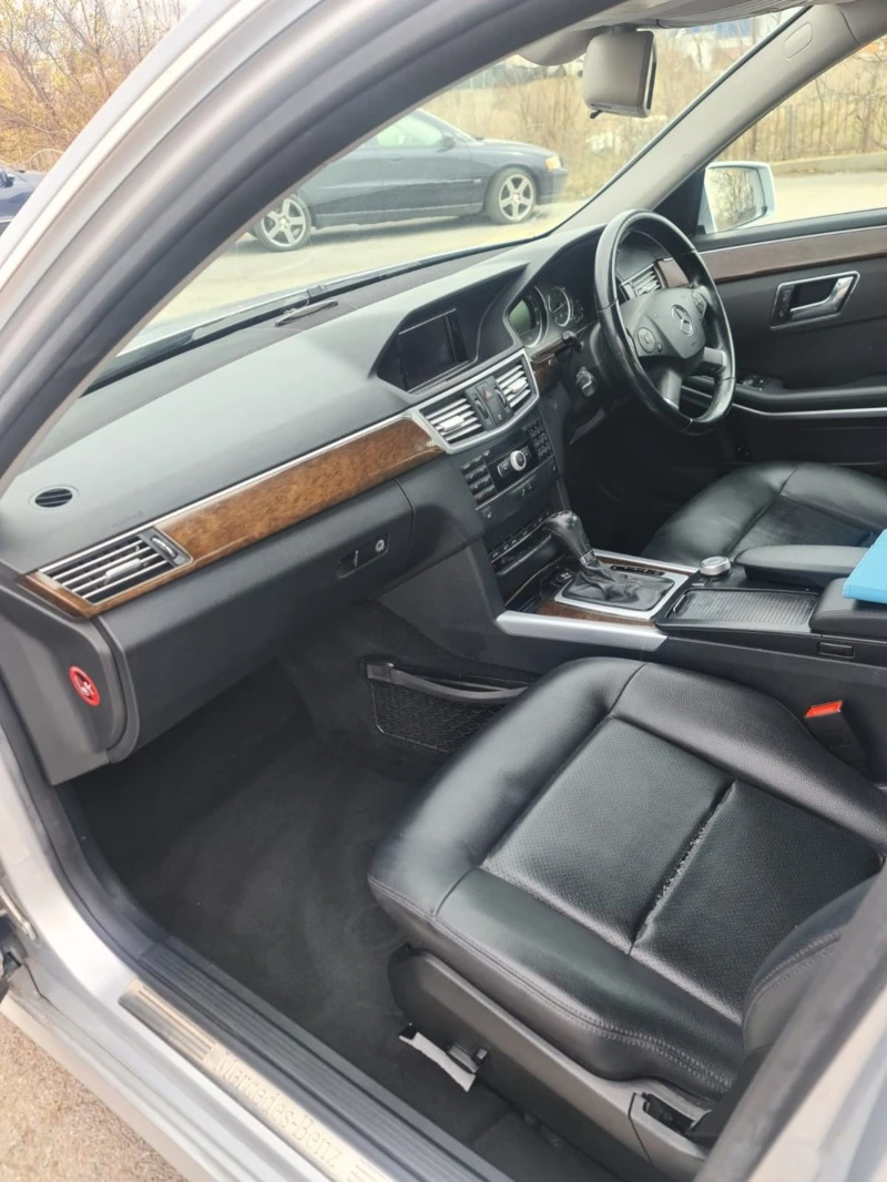 Mercedes-Benz E 250 CDI, снимка 9 - Автомобили и джипове - 47704739