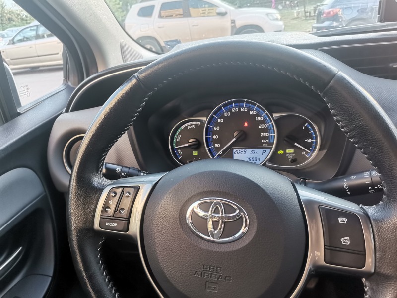 Toyota Yaris, снимка 8 - Автомобили и джипове - 46434074