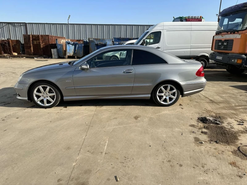 Mercedes-Benz CLK 220, снимка 4 - Автомобили и джипове - 47380106