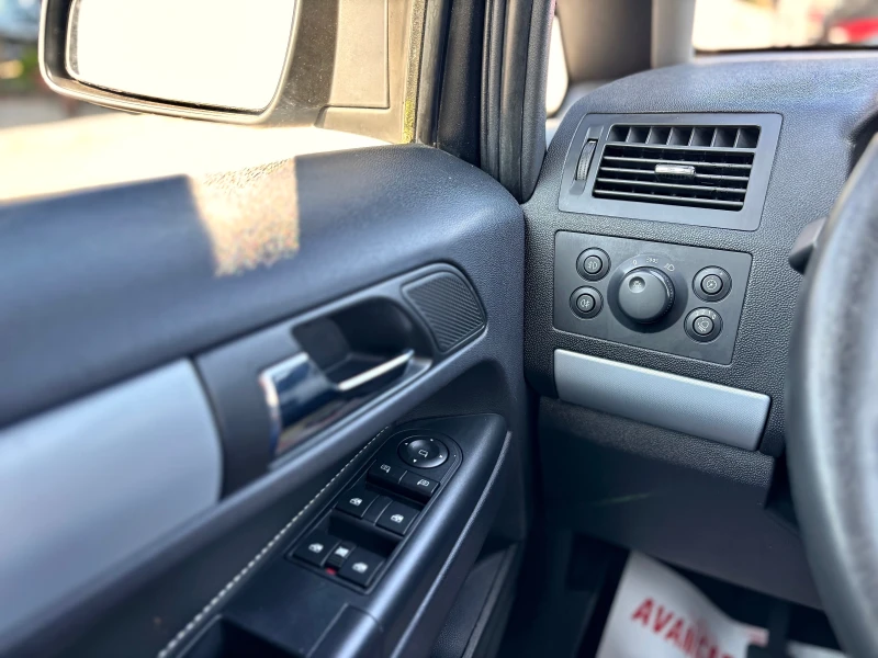 Opel Zafira, снимка 10 - Автомобили и джипове - 51213822