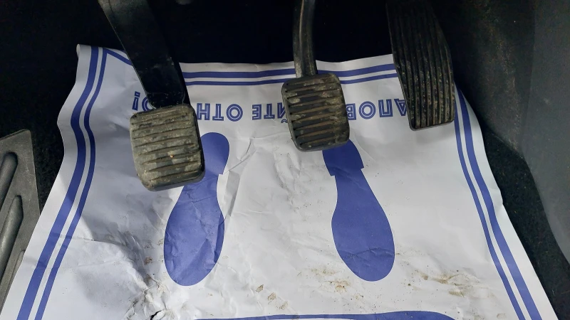 Opel Meriva Газ бензин, снимка 10 - Автомобили и джипове - 52628640