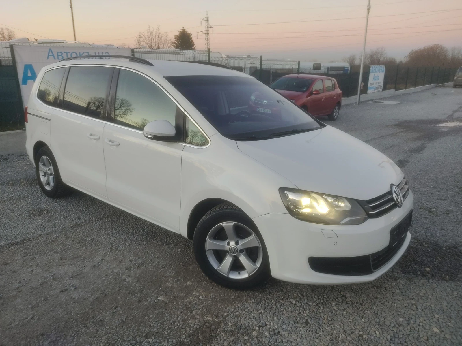 VW Sharan 2.0TDi/AUTOMATIC/140K.C./NAVi/LED - изображение 2