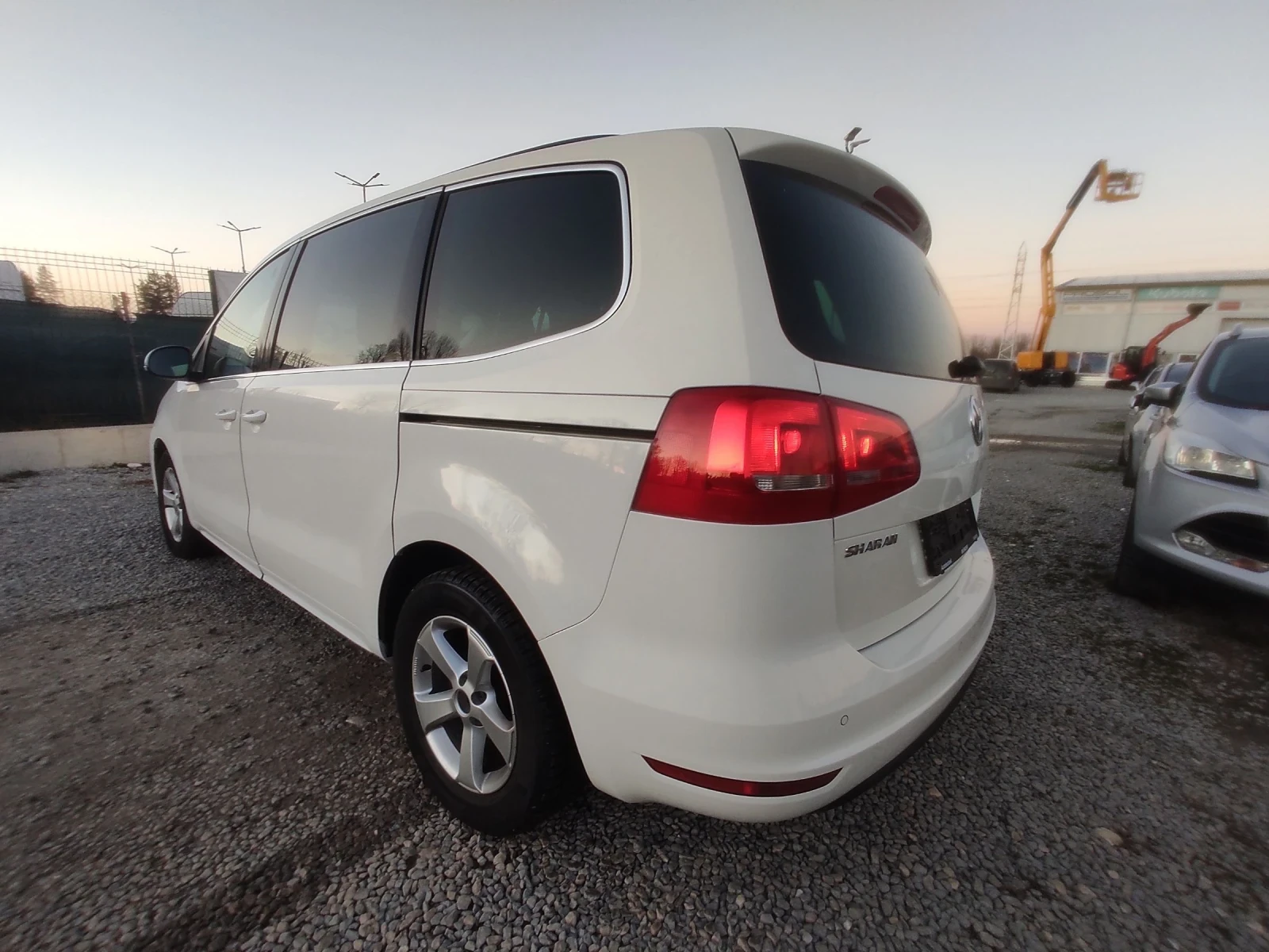 VW Sharan 2.0TDi/AUTOMATIC/140K.C./NAVi/LED - изображение 7