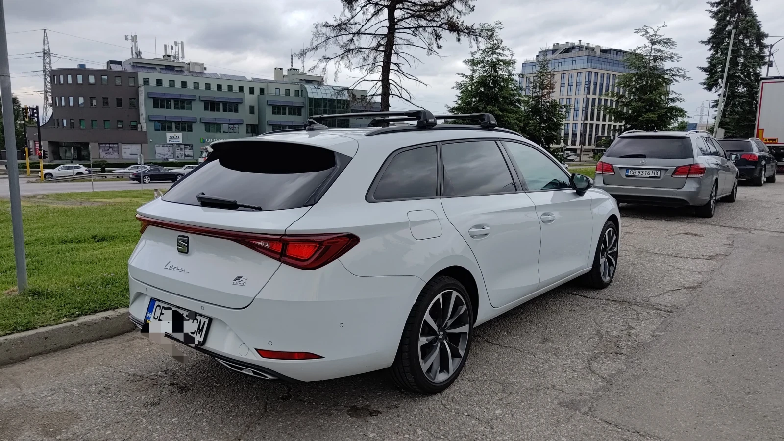 Seat Leon FR 204 к.с., Plug-in Hybrid, LED, Pano, * 98500 км - изображение 3