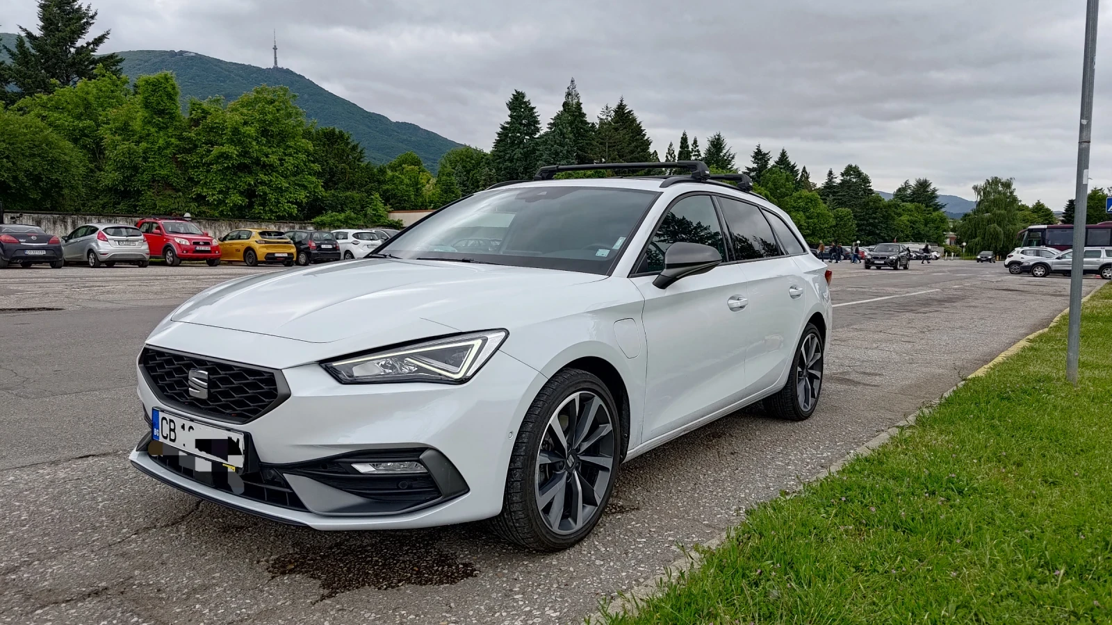 Seat Leon FR 204 к.с., Plug-in Hybrid, LED, Pano, * 98500 км - изображение 6