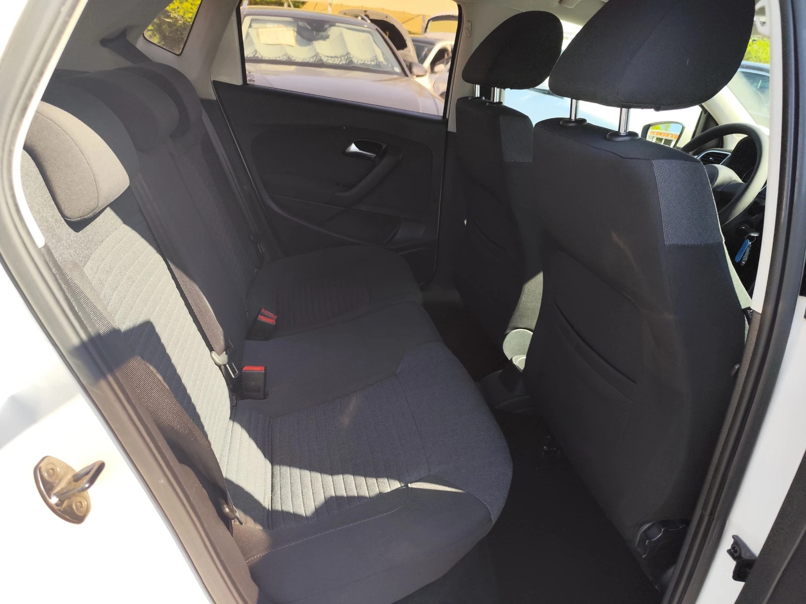 VW Polo 1.2i* EURO5A* KLIMA* 5 ВРАТИ* , снимка 10 - Автомобили и джипове - 54428192
