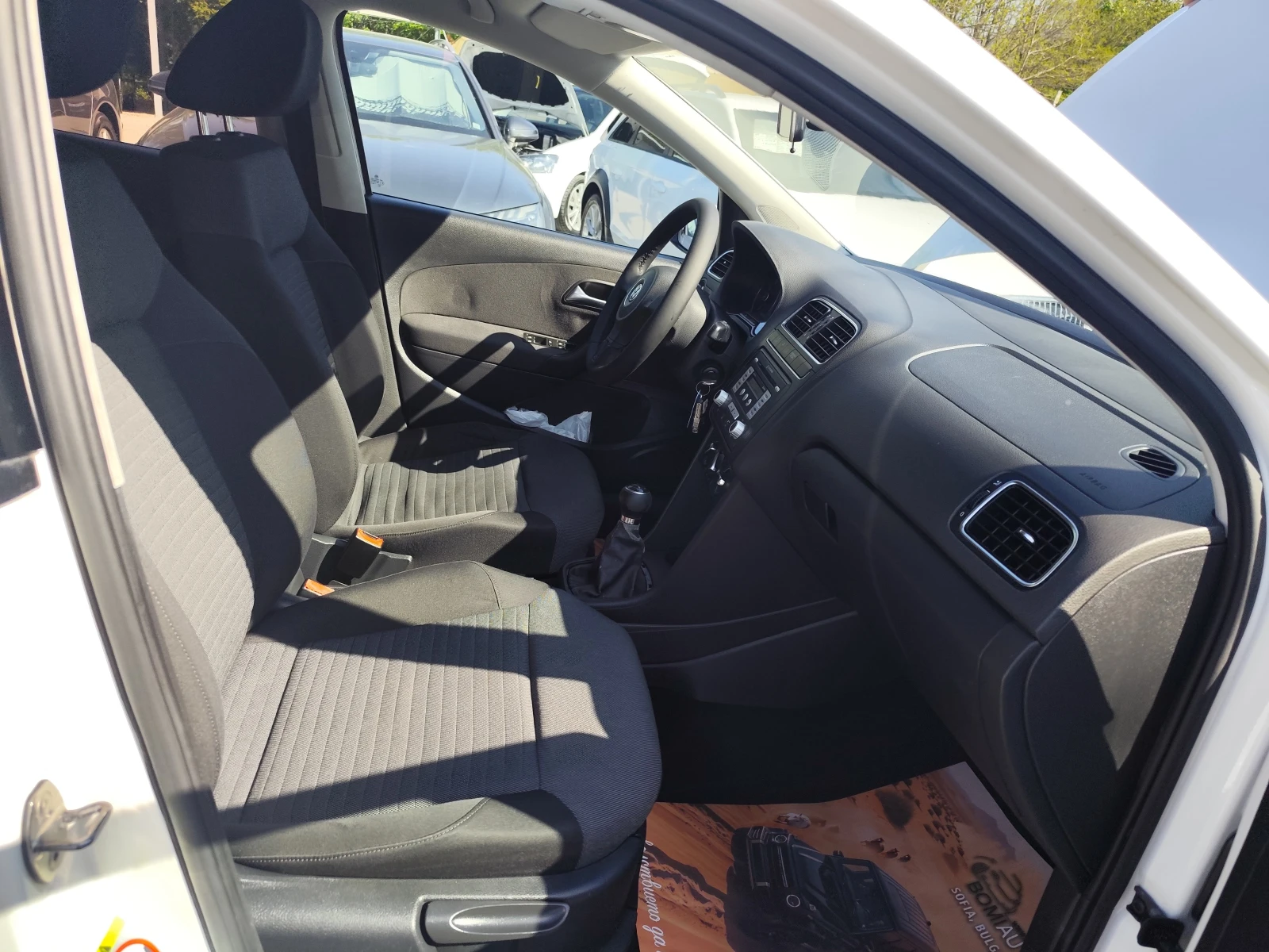 VW Polo 1.2i* EURO5A* KLIMA* 5 ВРАТИ* , снимка 11 - Автомобили и джипове - 54428192