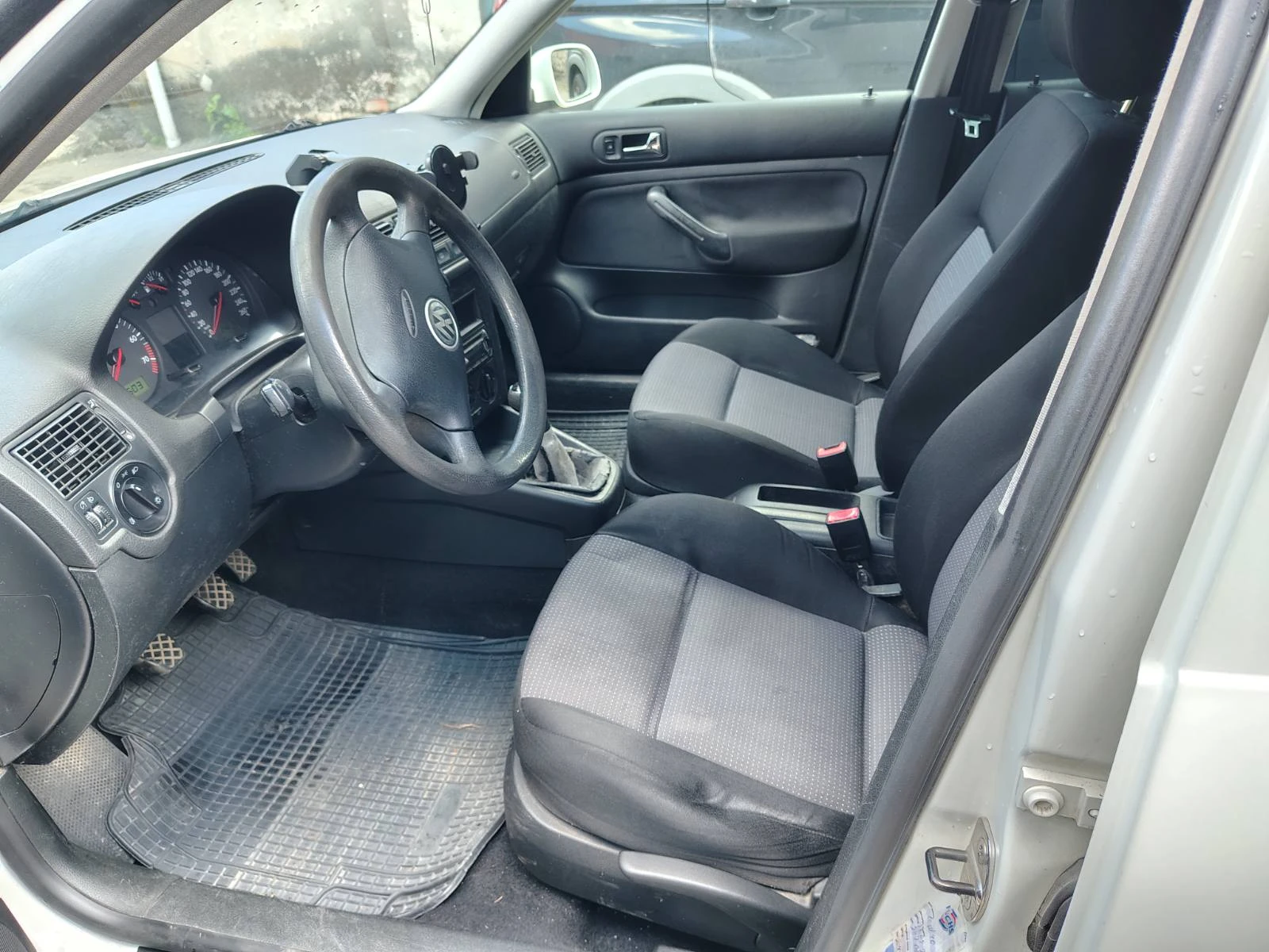 VW Golf 2.0 BI FUEL Метан, снимка 6 - Автомобили и джипове - 54579224