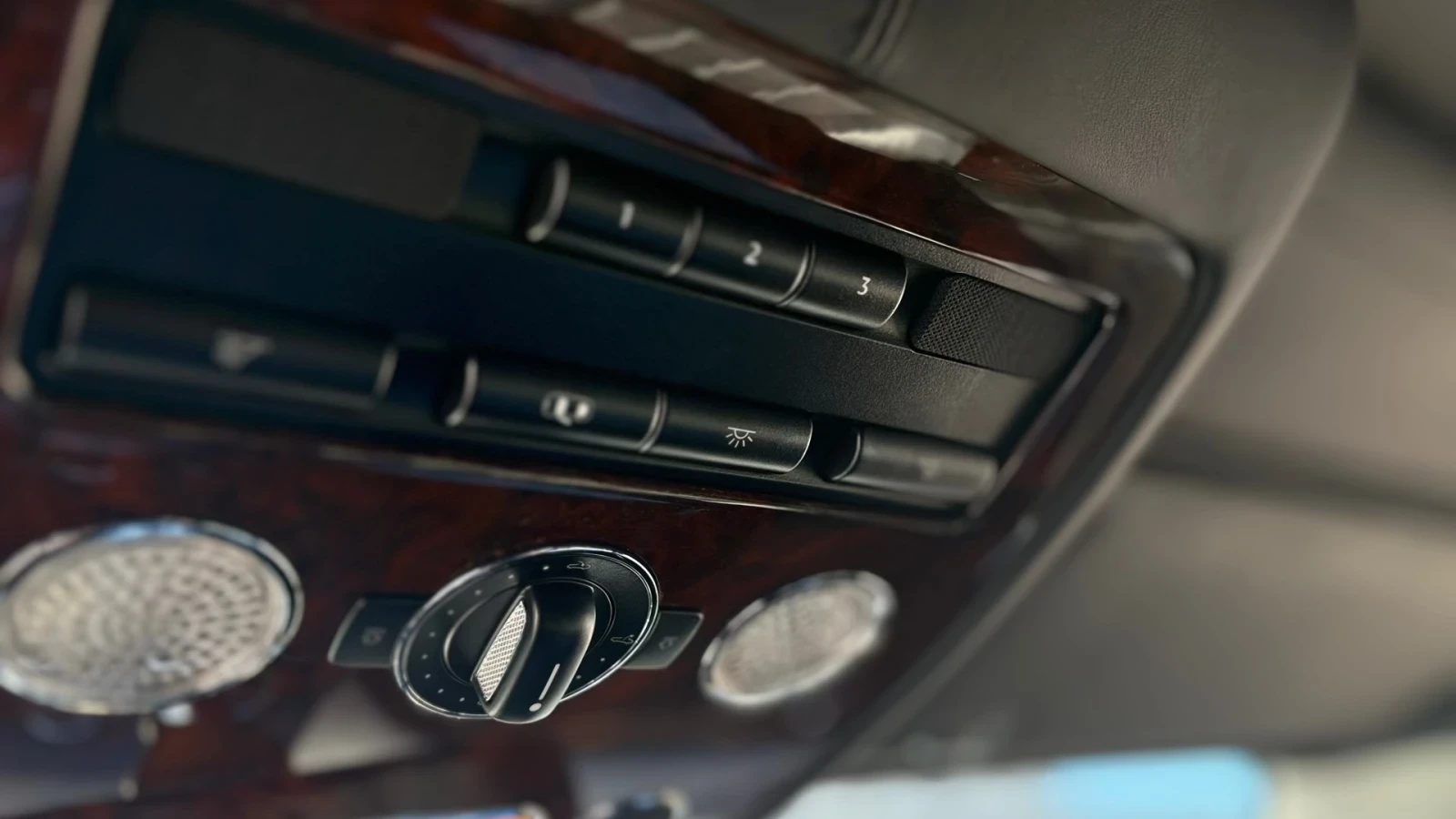 Bentley Flying Spur, снимка 15 - Автомобили и джипове - 55440295