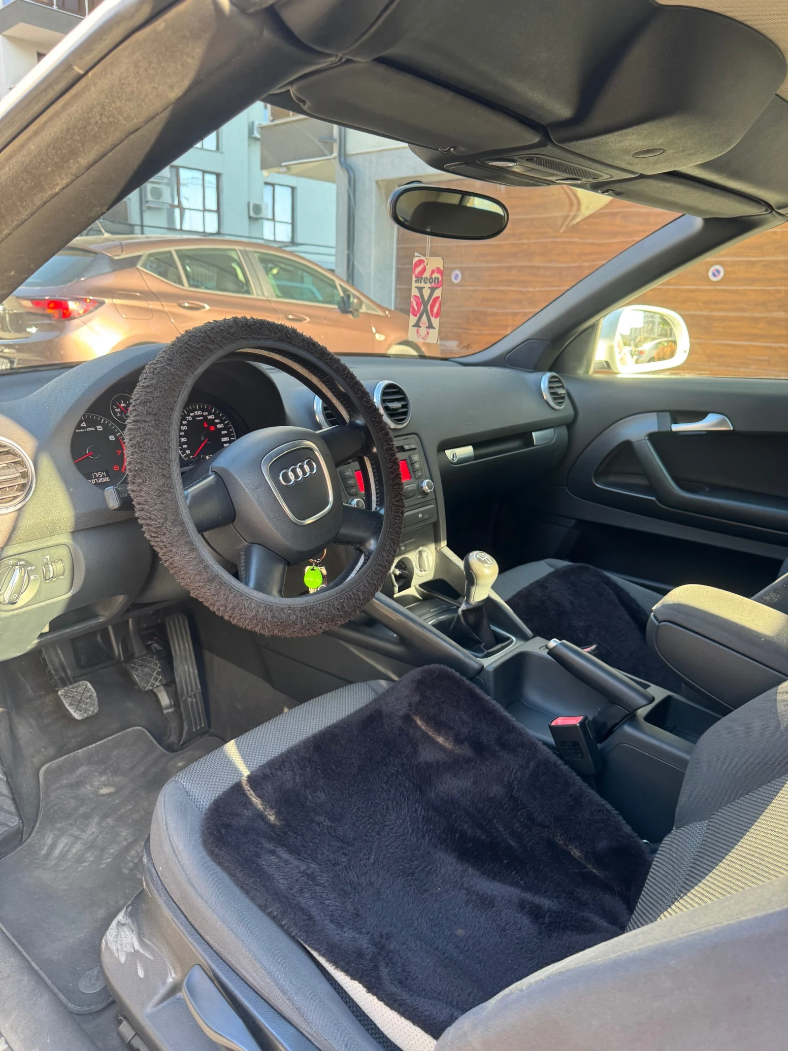 Audi A3 1.6i, снимка 8 - Автомобили и джипове - 55494417