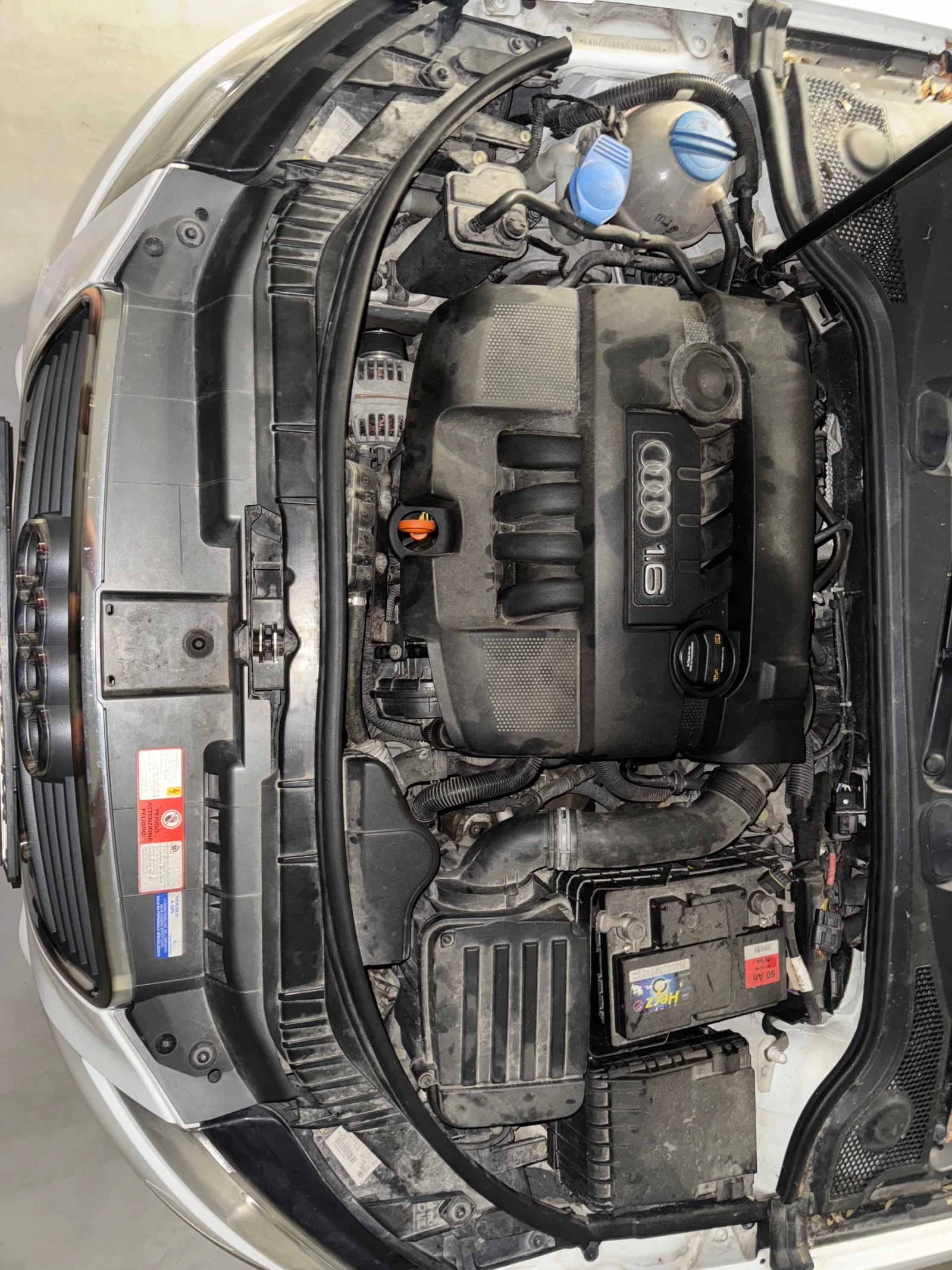 Audi A3 1.6i, снимка 11 - Автомобили и джипове - 55494417
