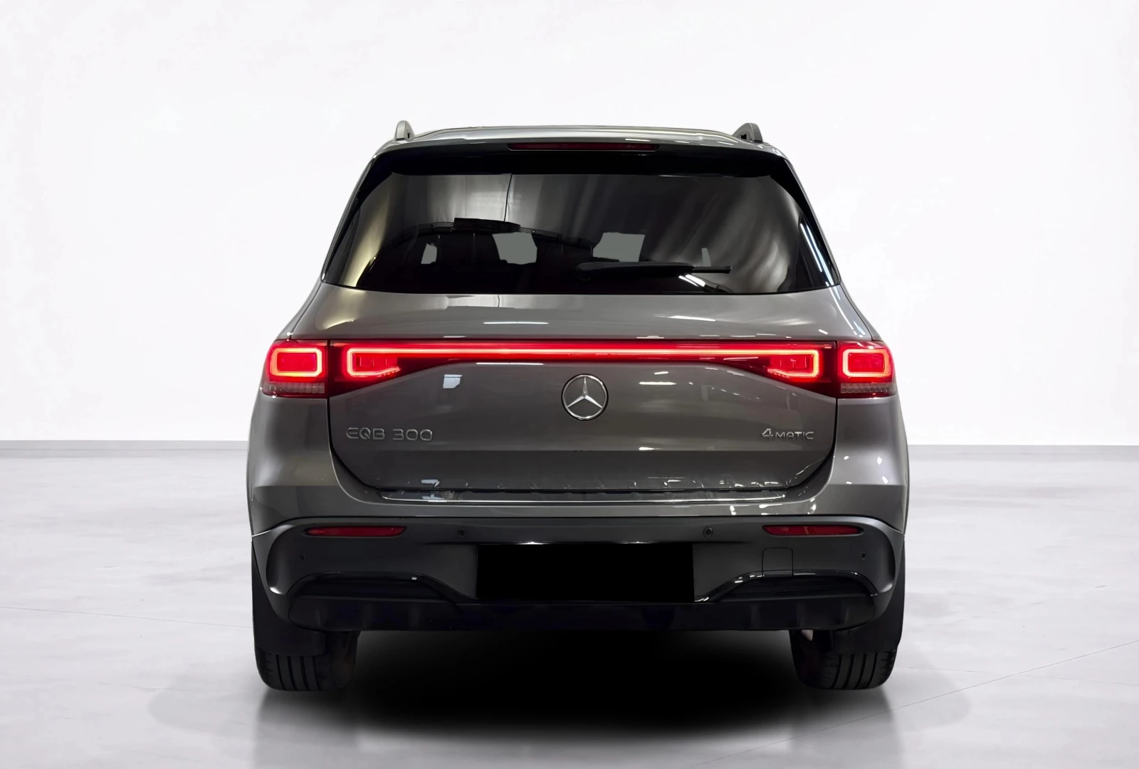 Mercedes-Benz EQB 300 4MATIC AMG-Line, снимка 4 - Автомобили и джипове - 55644820