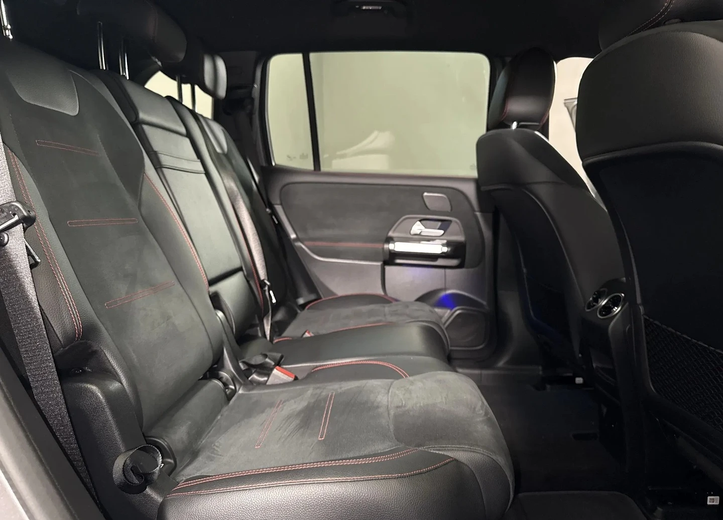 Mercedes-Benz EQB 300 4MATIC AMG-Line, снимка 8 - Автомобили и джипове - 55644820