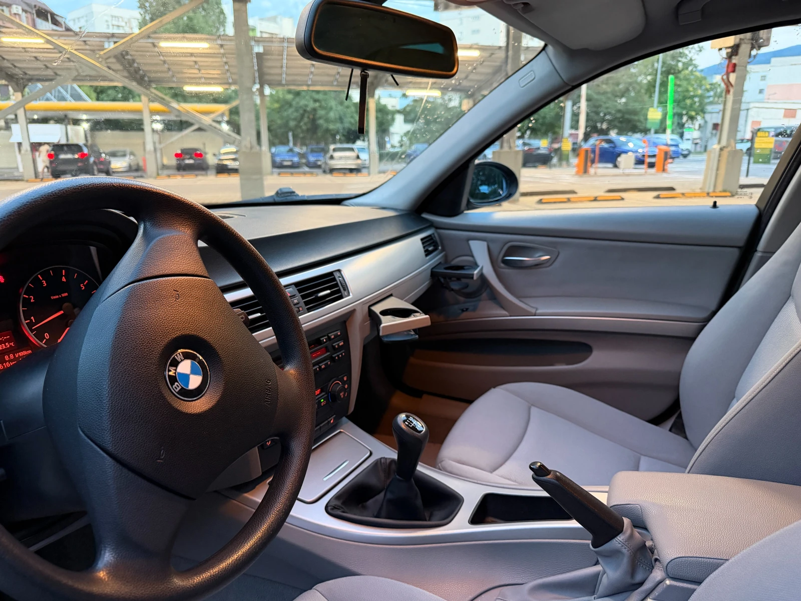 BMW 320 BMW 320i, снимка 4 - Автомобили и джипове - 55753122