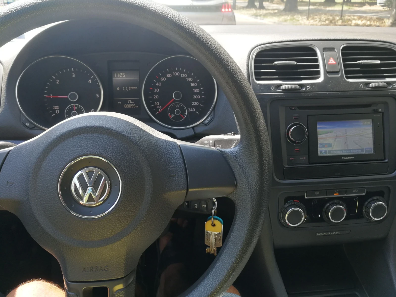 VW Golf Variant 1.6tdi, снимка 9 - Автомобили и джипове - 56327461
