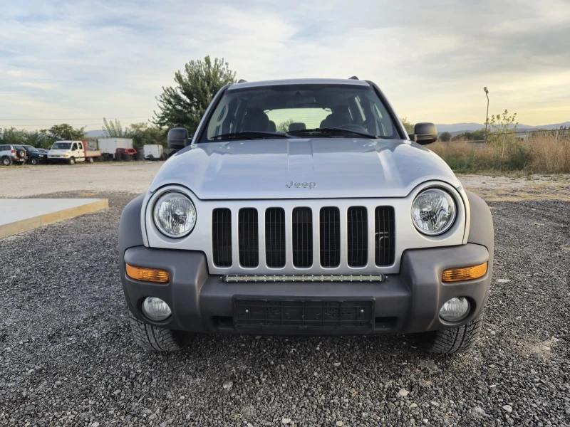 Jeep Cherokee Топ състояние, снимка 2 - Автомобили и джипове - 47512467