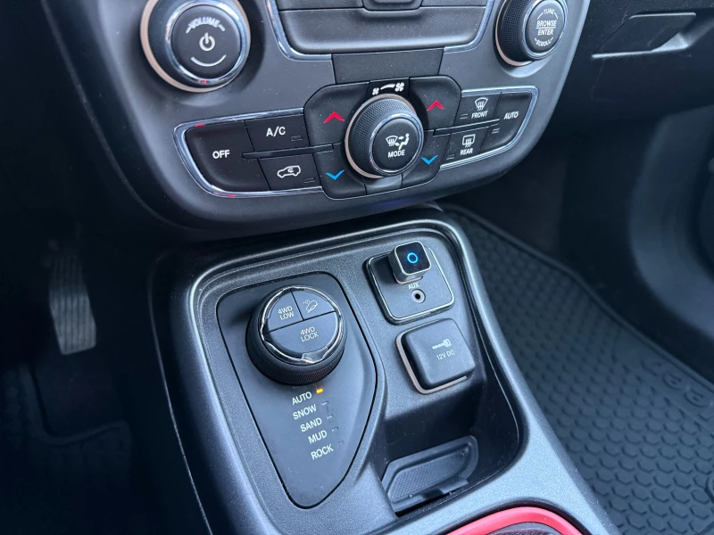 Jeep Compass TRAILHAWK, снимка 15 - Автомобили и джипове - 52446473
