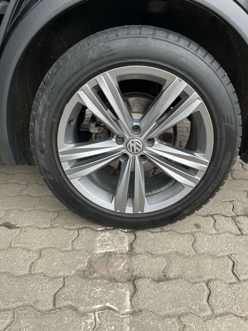 VW Tiguan Allspace 2.0 TSI Allspace Highline 4motion R-line, снимка 14 - Автомобили и джипове - 53514144