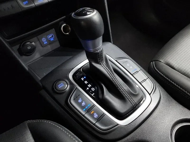Hyundai Kona 1.6 - САМО 30% АВАНС, снимка 9 - Автомобили и джипове - 56305021