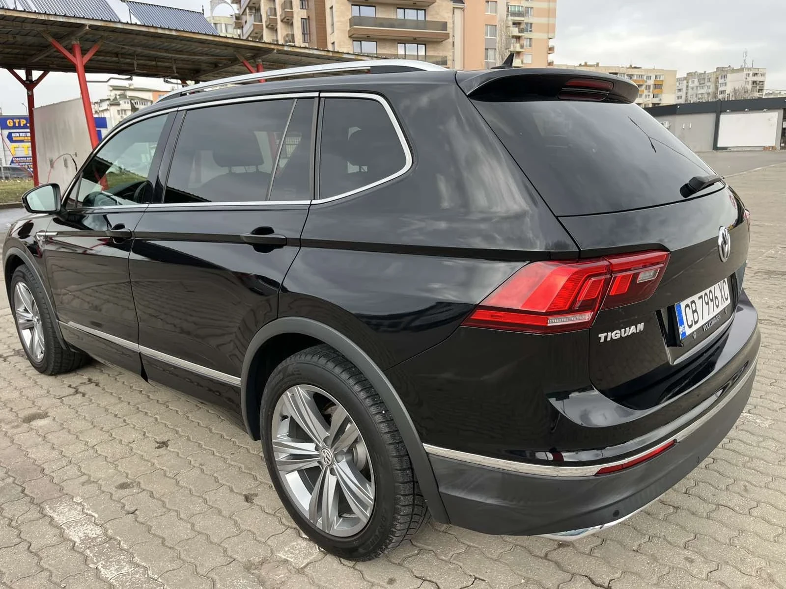 VW Tiguan Allspace 2.0 TSI Allspace Highline 4motion R-line - изображение 7