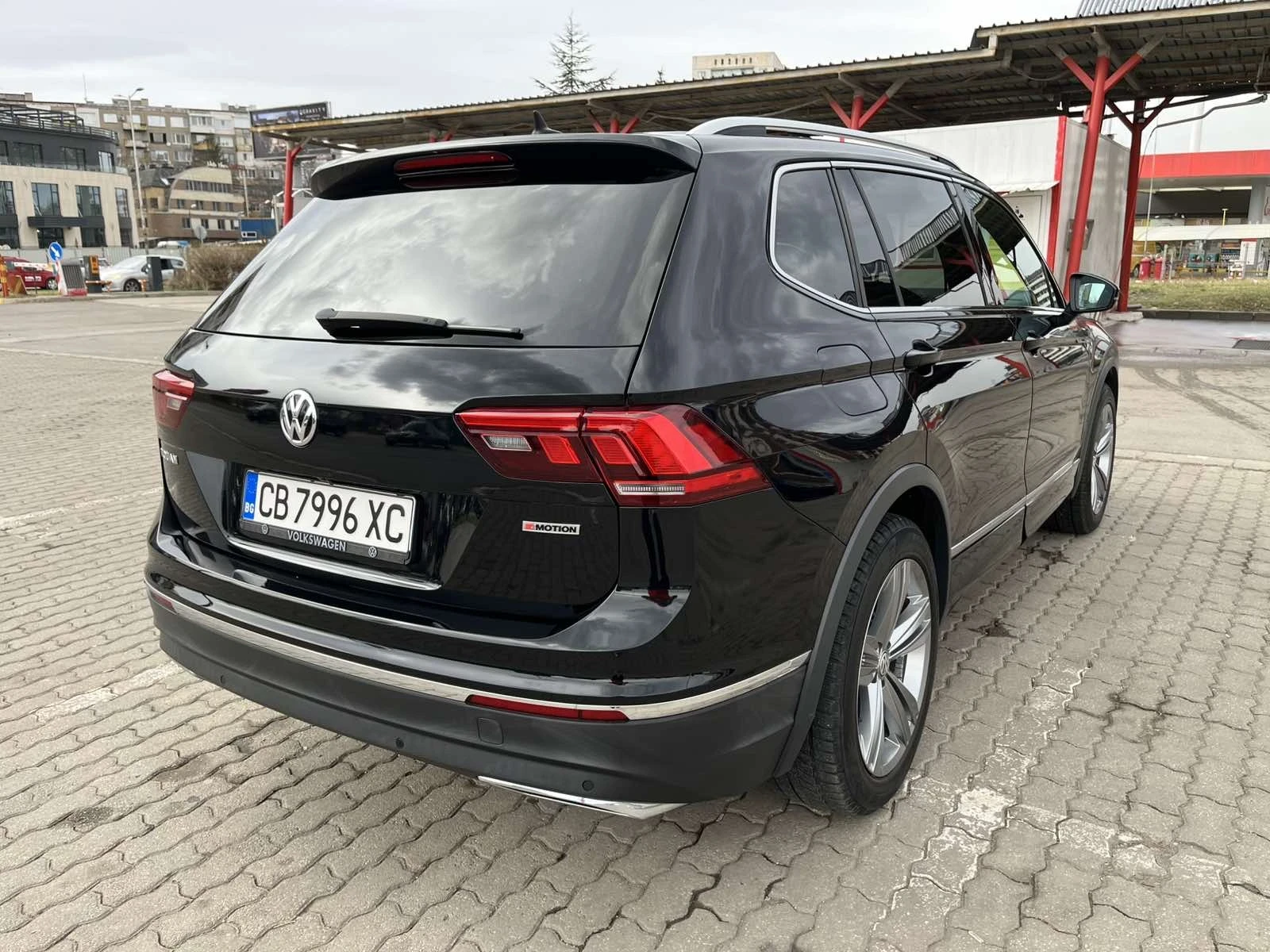 VW Tiguan Allspace 2.0 TSI Allspace Highline 4motion R-line - изображение 5