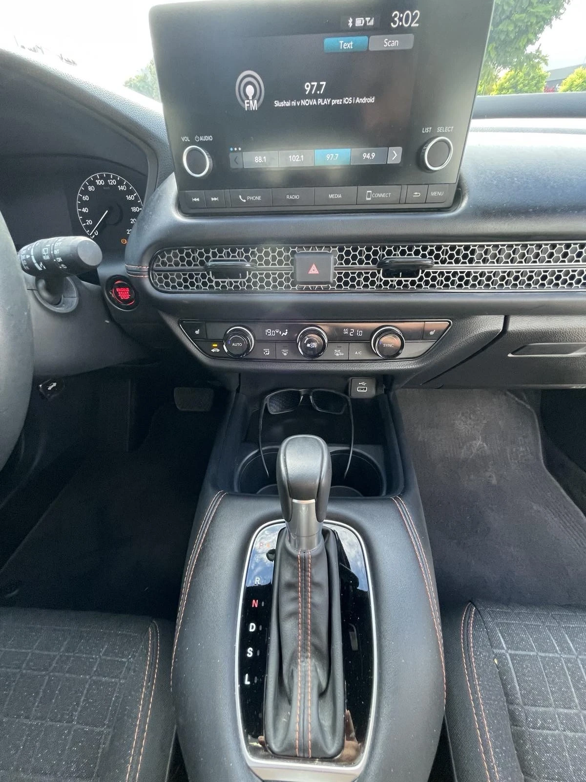 Honda Hr-v Sport 4x4 AWD, снимка 7 - Автомобили и джипове - 53651080