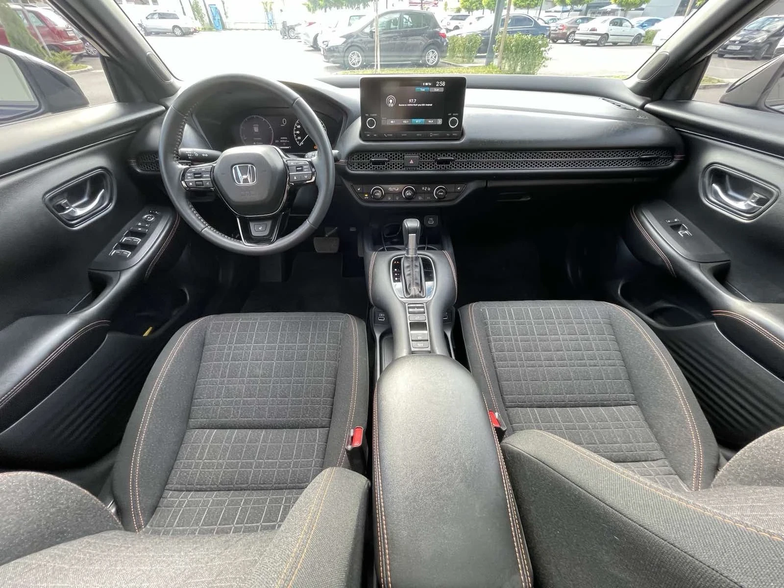 Honda Hr-v Sport 4x4 AWD, снимка 8 - Автомобили и джипове - 53651080